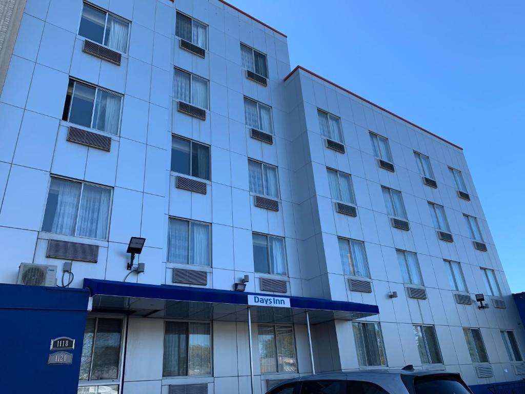Photo of Days Inn by Wyndham Brooklyn Borough Park